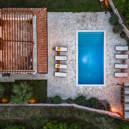 Villa Lulu Kamena Villa S Bazenom Otok Krk Selo Gostinjac Gostinjac