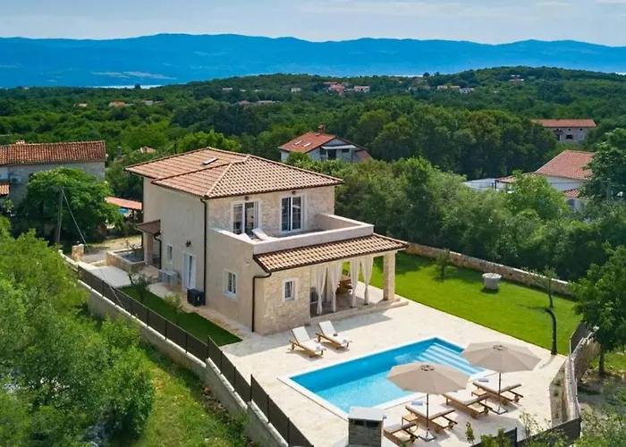 Lulu Kamena S Maslinikom Otok Krk Dobrinj Selo