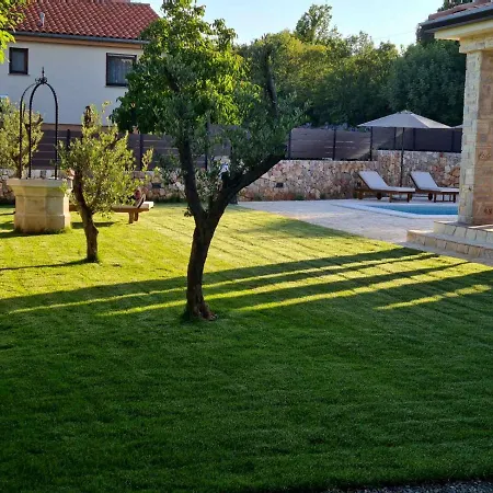 Vila Lulu Kamena S Maslinikom Otok Krk Dobrinj Selo Gostinjac
