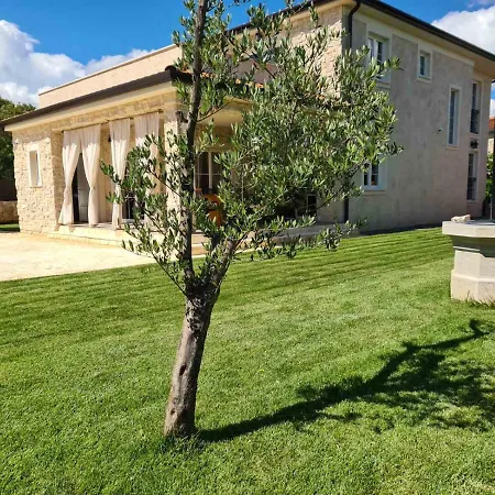 Vila Lulu Kamena S Maslinikom Otok Krk Dobrinj Selo Gostinjac