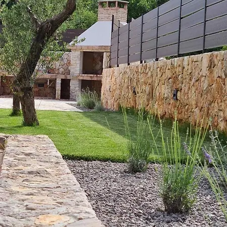 Vila Lulu Kamena S Maslinikom Otok Krk Dobrinj Selo Gostinjac Krk Town