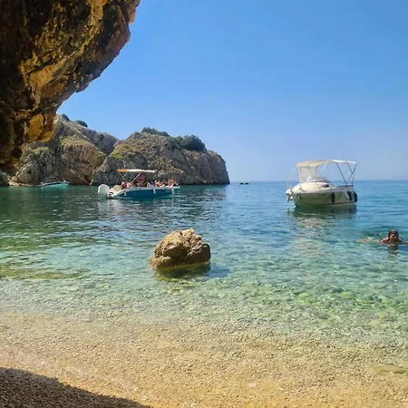 Lulu Kamena S Maslinikom Otok Krk Dobrinj Selo Gostinjac Vila *