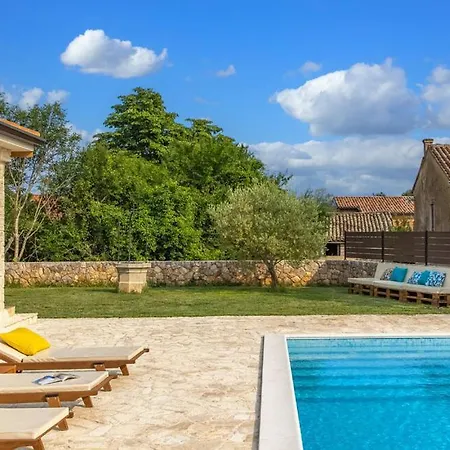 Villa Villa Lulu Kamena Villa S Bazenom Otok Krk Selo Gostinjac *