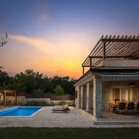 Villa Lulu Kamena Villa S Bazenom Otok Krk Selo Gostinjac Villa